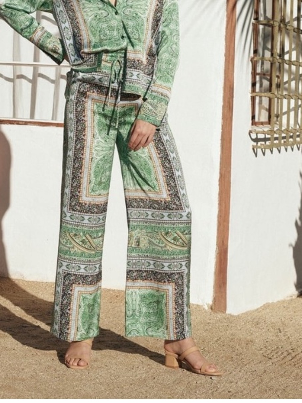 Rachel Zoe Bandana patchwork pull on wideleg Satin pant large